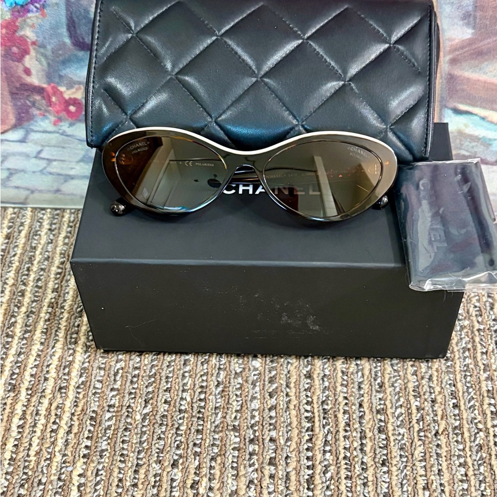 CHANEL Chic Sunglasses POLARIZED